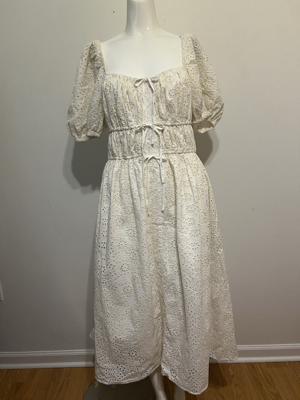 EN SAISON | Midi White Eyelet Bow Dress | M